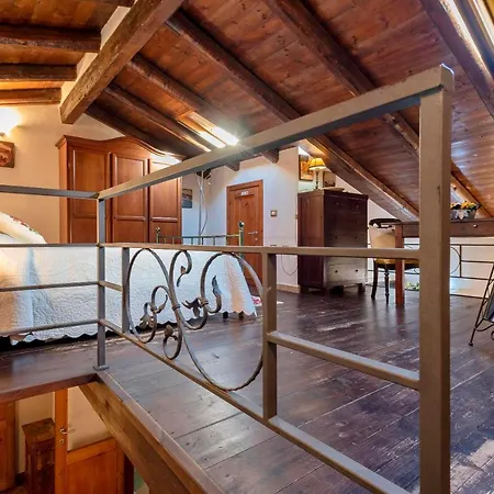 Apartment Emerald Attic In Old Town By Sea