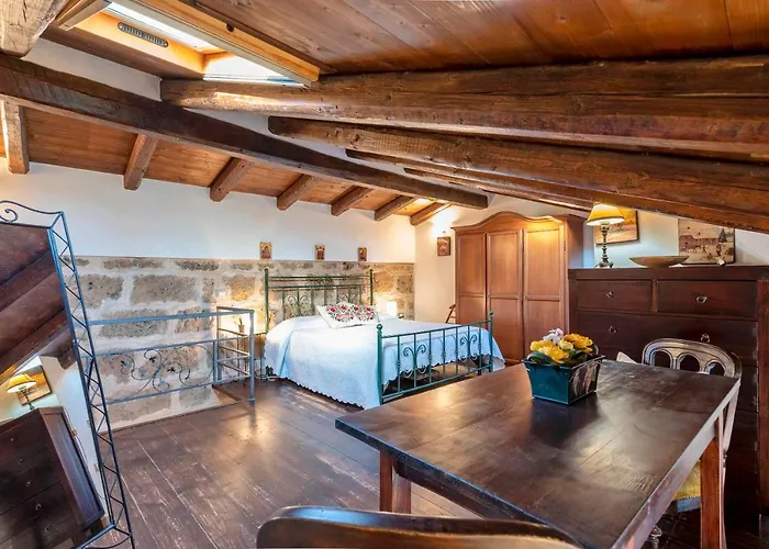 Old Town Charm - Sardinia Альгеро