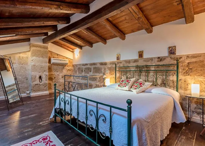 Old Town Charm - Sardinia Апартаменты *